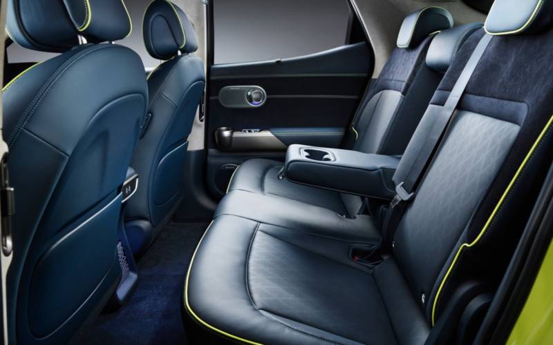 Comparison Genesis GV60 Advanced 2022 Vs Renault Scenic Vision 2024 SUV Drive